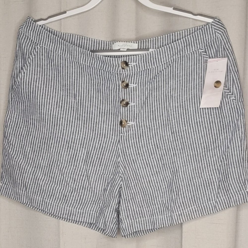 New Directions Size 12 Striped Button-up Shorts